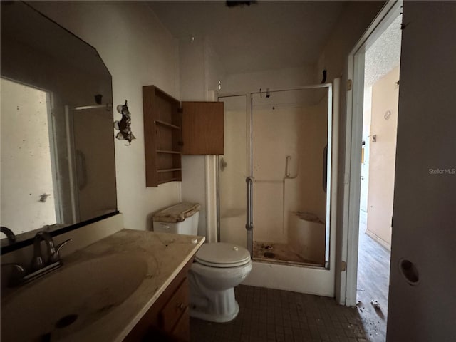 115 S Lake Pleasant Rd, Apopka, FL 32703 - bathroom featuring vanity, toilet, and an enclosed shower