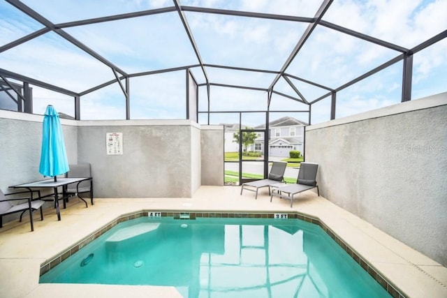 9017 Dogleg Dr, Davenport, FL 33896 - pool featuring a patio area and a lanai