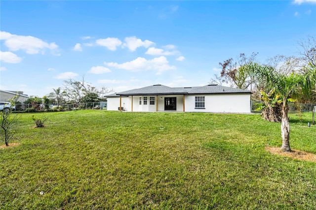 view of front of house featuring a front yard