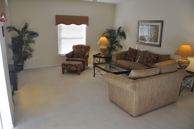 913 Henley Cir, Davenport, FL 33896 - view of carpeted living room