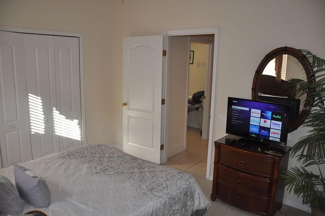 913 Henley Cir, Davenport, FL 33896 - view of tiled bedroom