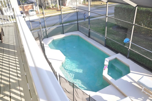 913 Henley Cir, Davenport, FL 33896 - view of swimming pool featuring a lanai