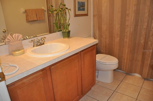 913 Henley Cir, Davenport, FL 33896 - bathroom with tile patterned floors, toilet, and vanity