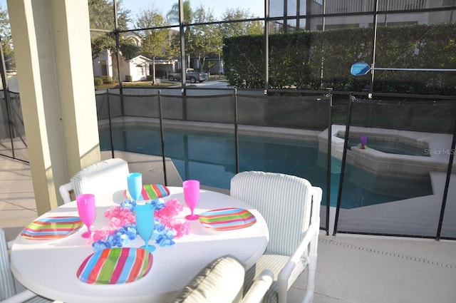 913 Henley Cir, Davenport, FL 33896 - balcony with an in ground hot tub and a patio
