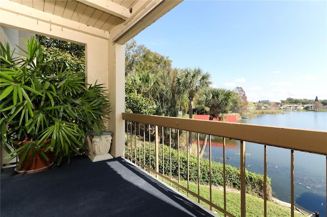 626 Orange Dr Unit 242, Altamonte Springs, FL 32701 - balcony featuring a water view