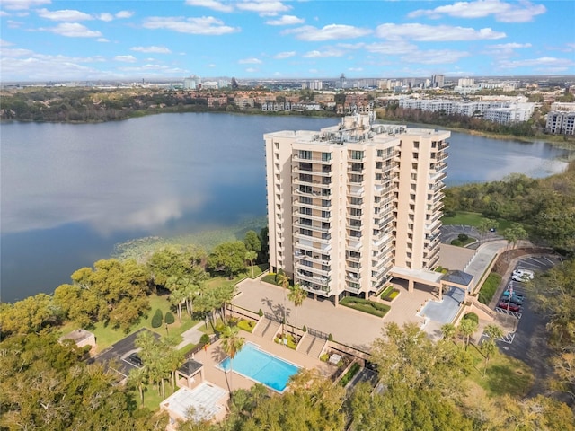 bird's eye view with a water view