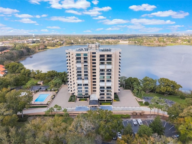 bird's eye view with a water view