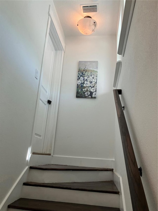 1611 Chestnut Ave, Winter Park, FL 32789 - view of stairway