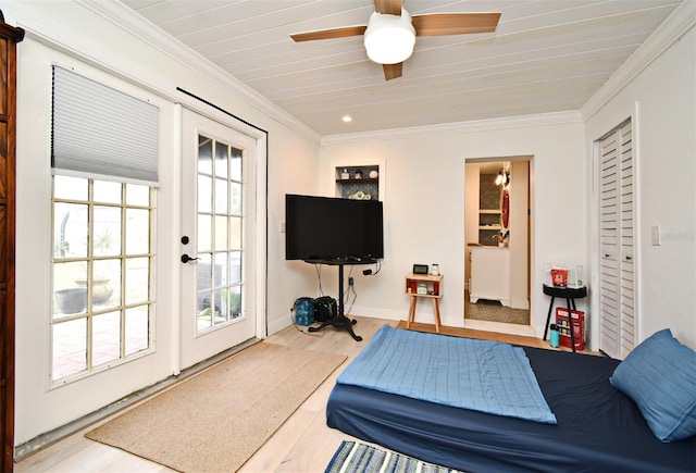 1611 Chestnut Ave, Winter Park, FL 32789 - bedroom featuring wood finished floors, ornamental molding, and a ceiling fan