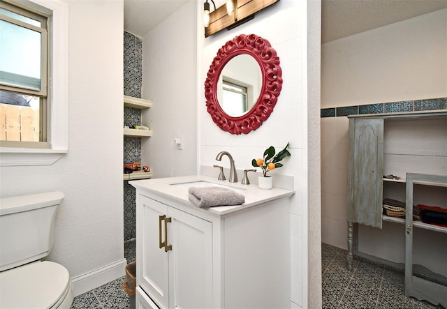 1611 Chestnut Ave, Winter Park, FL 32789 - bathroom with toilet and vanity