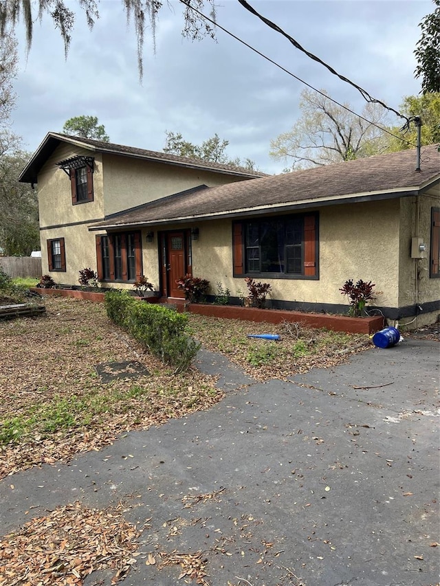 view of front of property