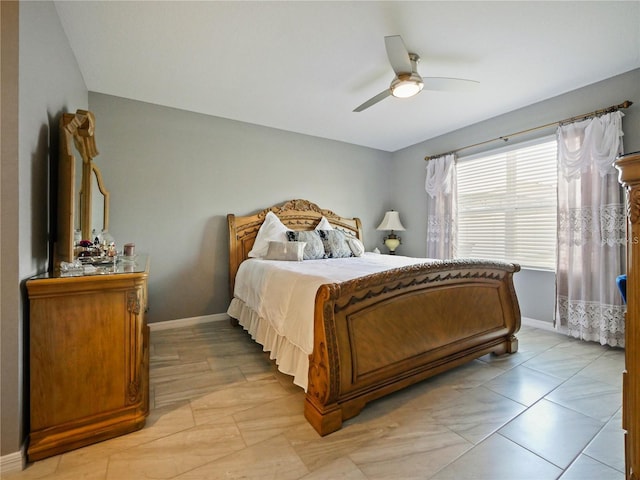 bedroom with ceiling fan