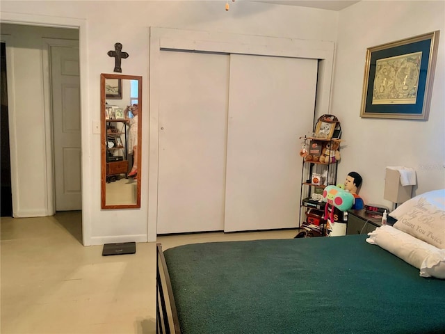 bedroom featuring a closet