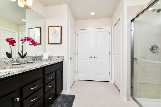 3373 Lilac Way, Davenport, FL 33897 - bathroom with an enclosed shower and vanity
