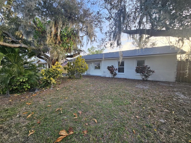 exterior space featuring a lawn