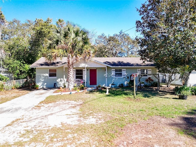 view of front of house with a front yard