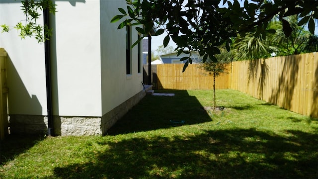 2604 E 11th Ave, Tampa, FL 33605 - view of yard with fence