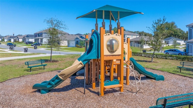 1546 Park Leah Cir, Apopka, FL 32712 - community jungle gym with a residential view and a yard