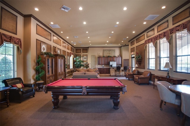 playroom with ornamental molding, carpet, visible vents, and recessed lighting