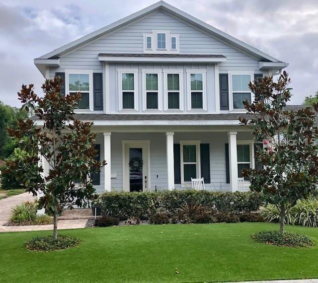 view of front of property with a front yard