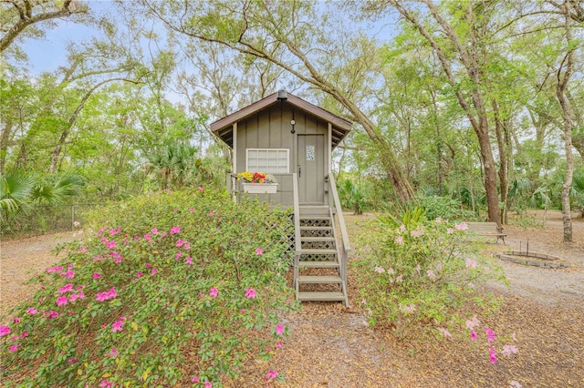 view of outbuilding