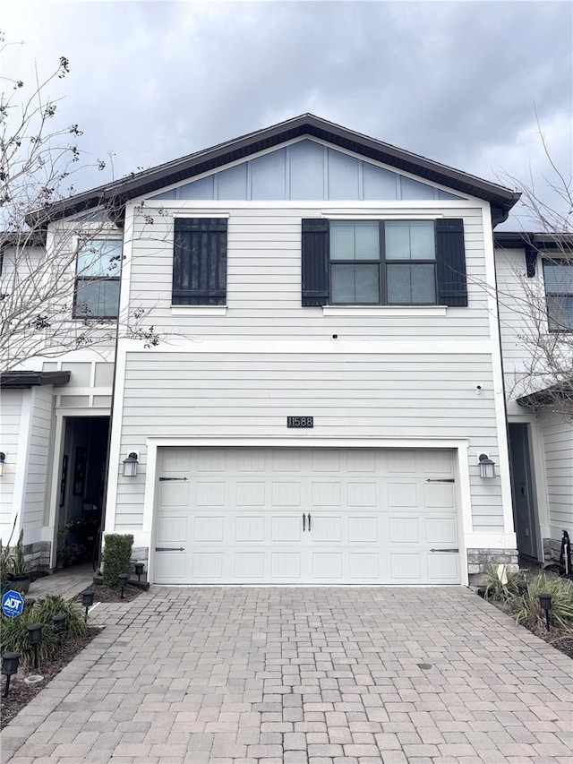 view of front of house featuring a garage