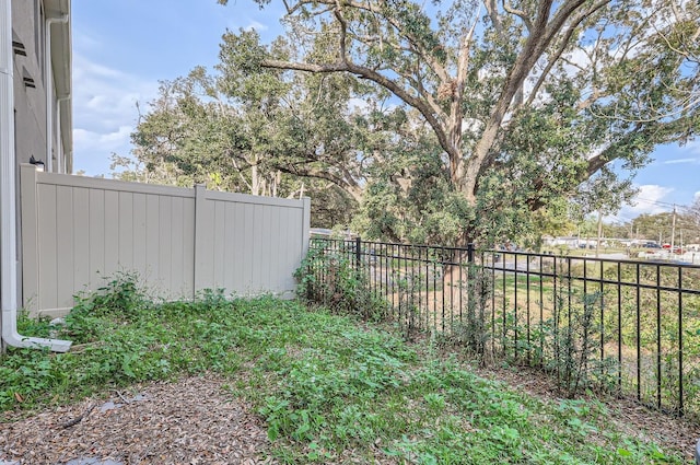 1209 S Station Pl Unit 306, Orlando, FL 32809 - view of yard with fence
