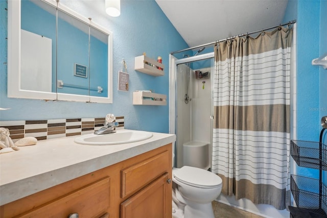 bathroom featuring a textured wall, backsplash, toilet, and a shower with curtain