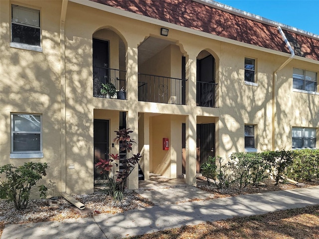 view of front facade