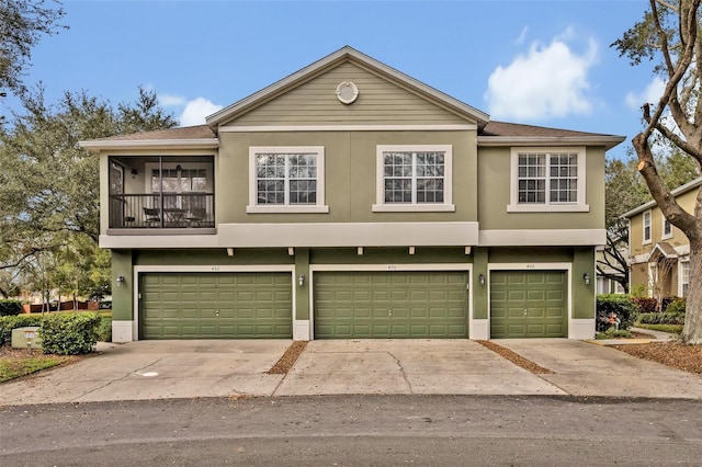 view of front facade featuring a garage