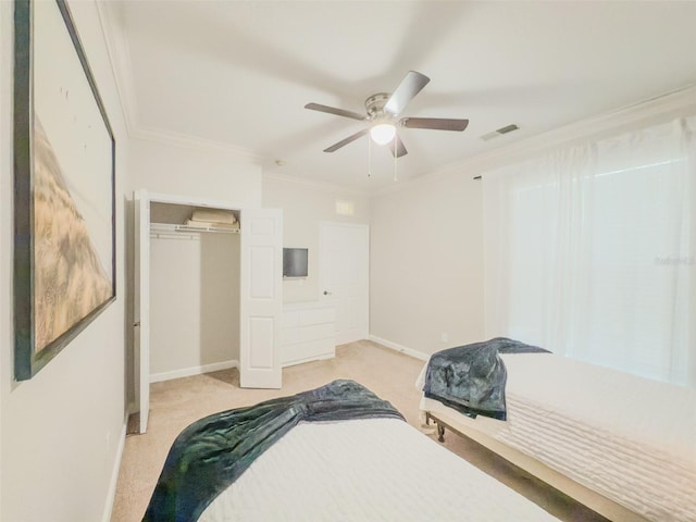 8000 Tuscany Way Unit 4405, Davenport, FL 33896 - bedroom with light colored carpet, crown molding, a closet, and ceiling fan