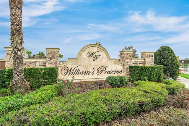 view of community / neighborhood sign