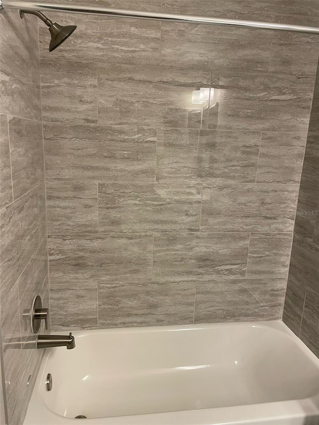 full bath with shower / bathtub combination