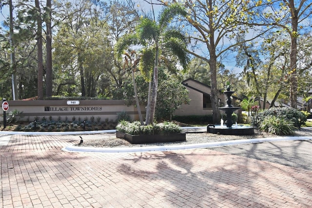 view of community / neighborhood sign