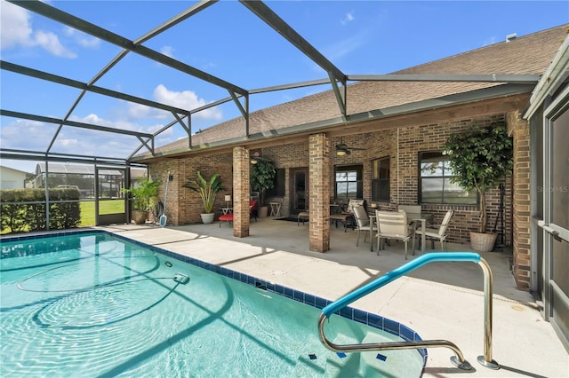 2825 Lake Tohopekaliga Blvd, Kissimmee, FL 34746 - pool with a patio area, a lanai, and outdoor dining area