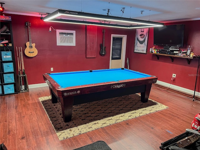 game room with billiards, crown molding, wood finished floors, and baseboards