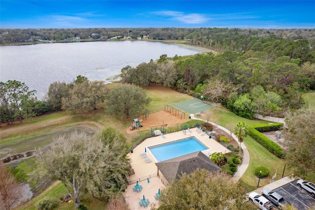 bird's eye view with a water view