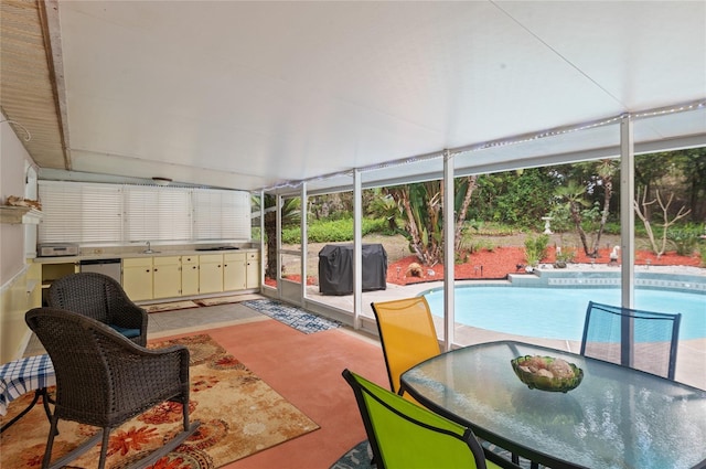 view of sunroom / solarium