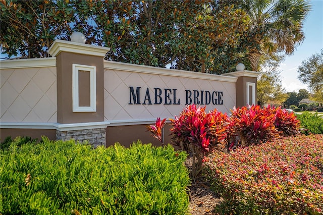 view of community / neighborhood sign