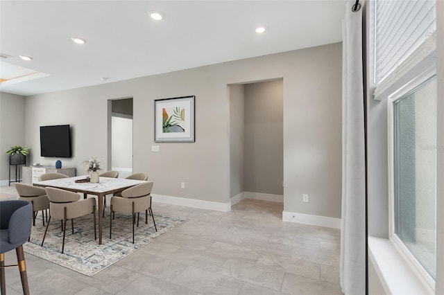 dining space with visible vents, baseboards, and recessed lighting