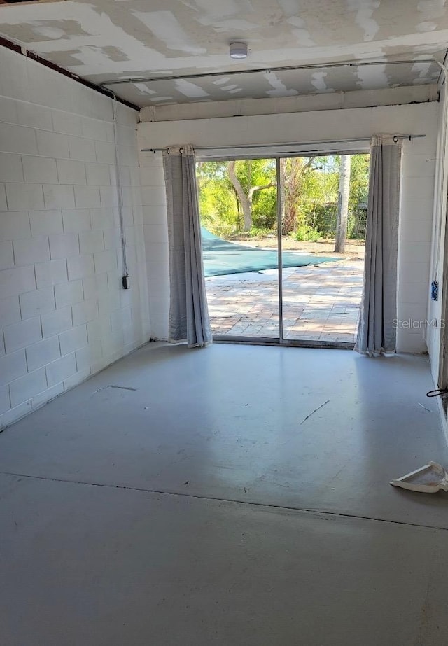 1907 Rockwell Rd, Orlando, FL 32808 - garage with concrete block wall