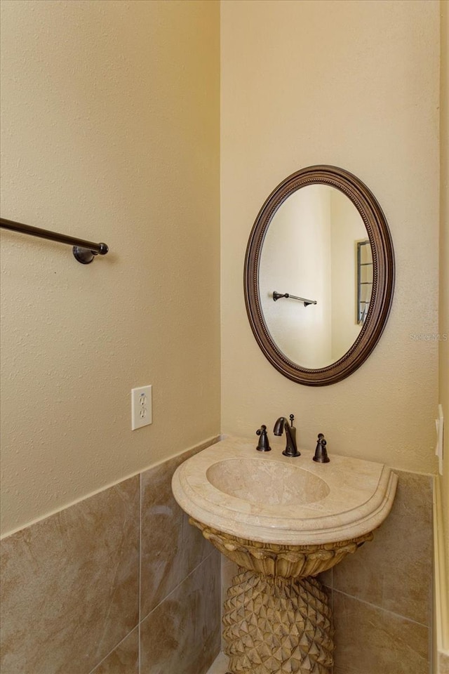 5719 Emerson Pointe Way, Orlando, FL 32819 - view of bathroom