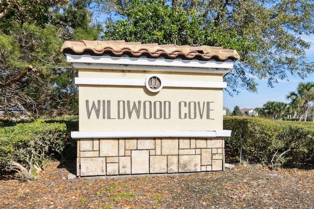 view of community / neighborhood sign