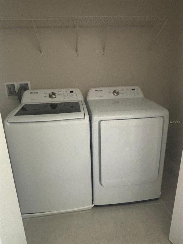 137 Willow Dr, Kissimmee, FL 34759 - washroom with independent washer and dryer