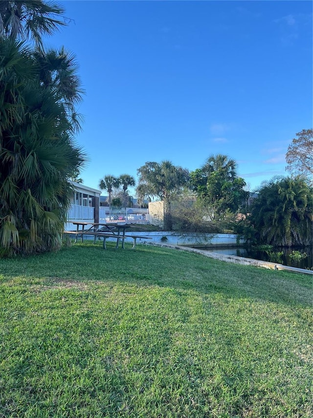 view of yard featuring a water view