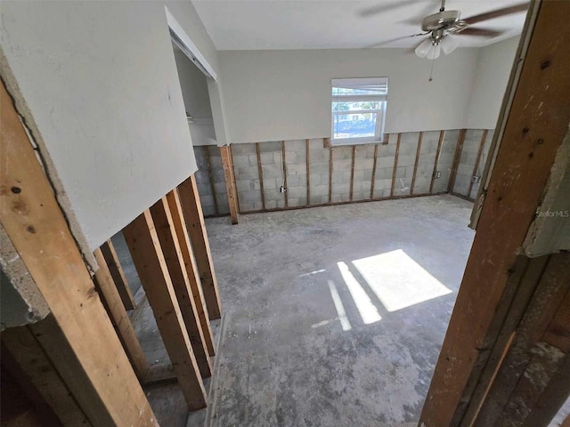 spare room with ceiling fan