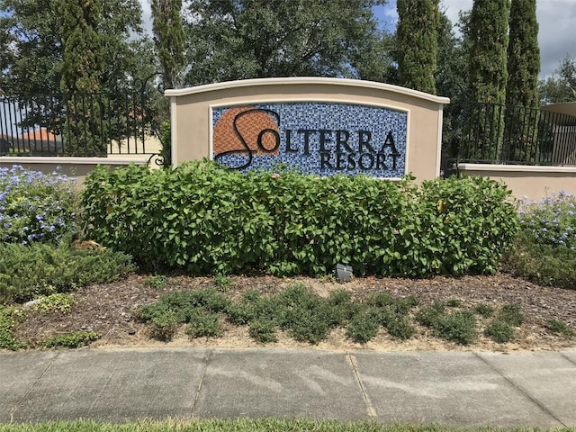 view of community / neighborhood sign