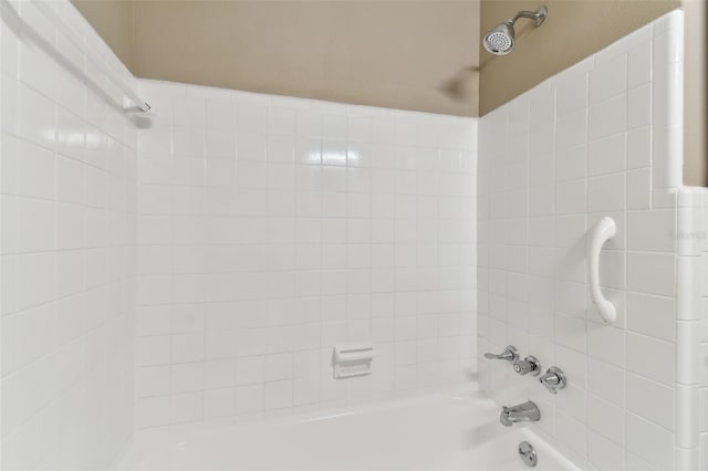 bathroom featuring shower / washtub combination