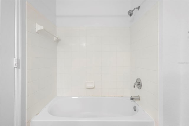 13037 Mulberry Park Dr Unit 529, Orlando, FL 32821 - bathroom with washtub / shower combination