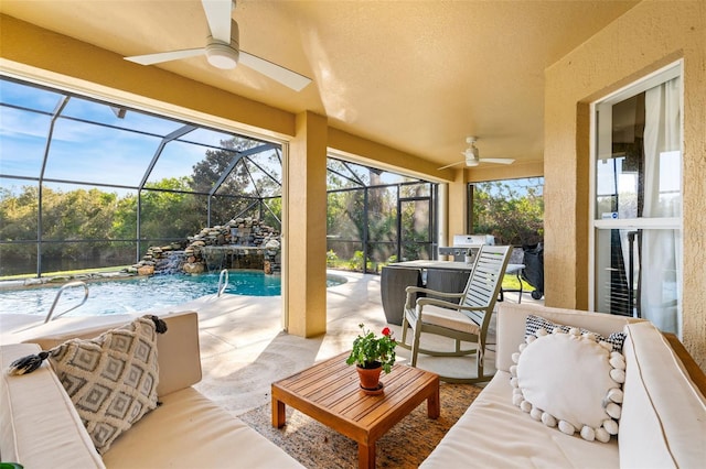 sunroom / solarium with ceiling fan